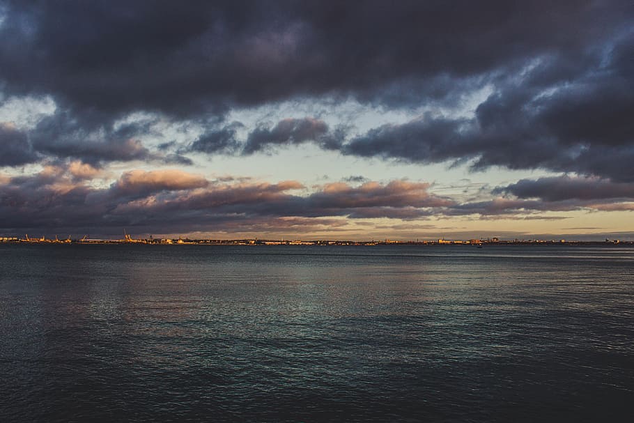 Body of Water during Purple Cloudy Sky, clouds, dusk, evening HD wallpaper