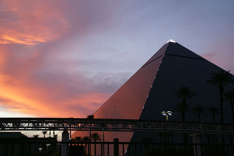pyramid near bridge at golden hour, luxor, hotel, las vegas, nevada, HD wallpaper