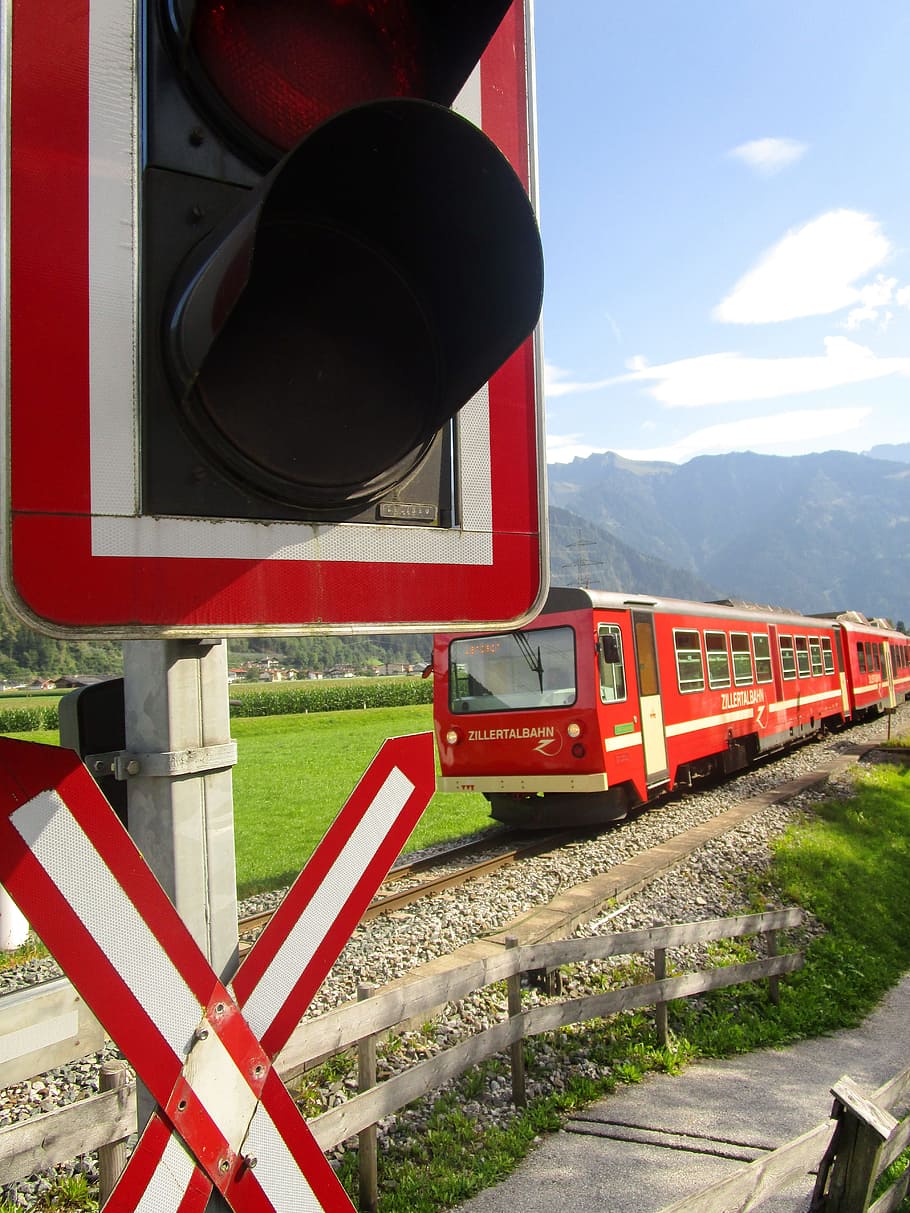 Train, Zillertalbahn, Level Crossing, verkehrzzeichen, railcar
