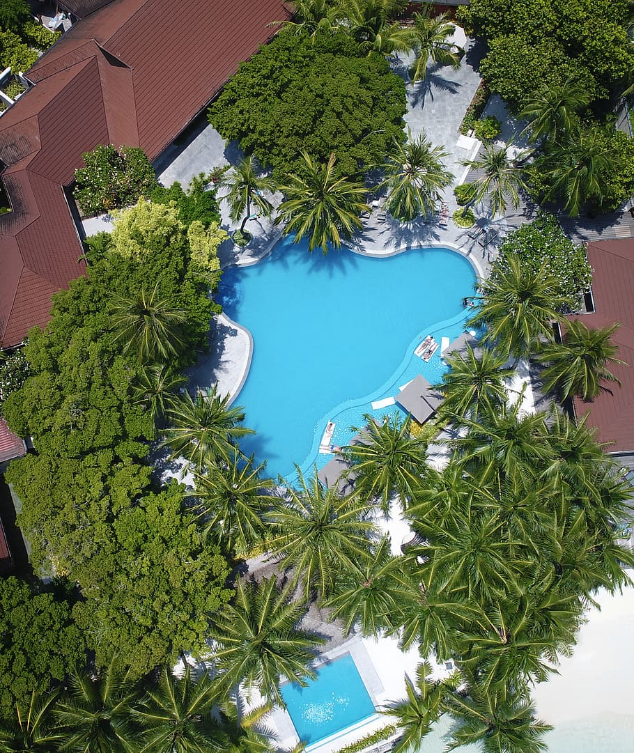 aerial photography of swimming pool, aerial photo of brown house with swimming pool HD wallpaper