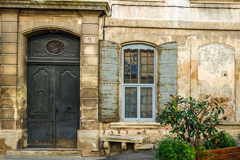 plant in front of house, Facade, Door, Window, City, old house HD wallpaper