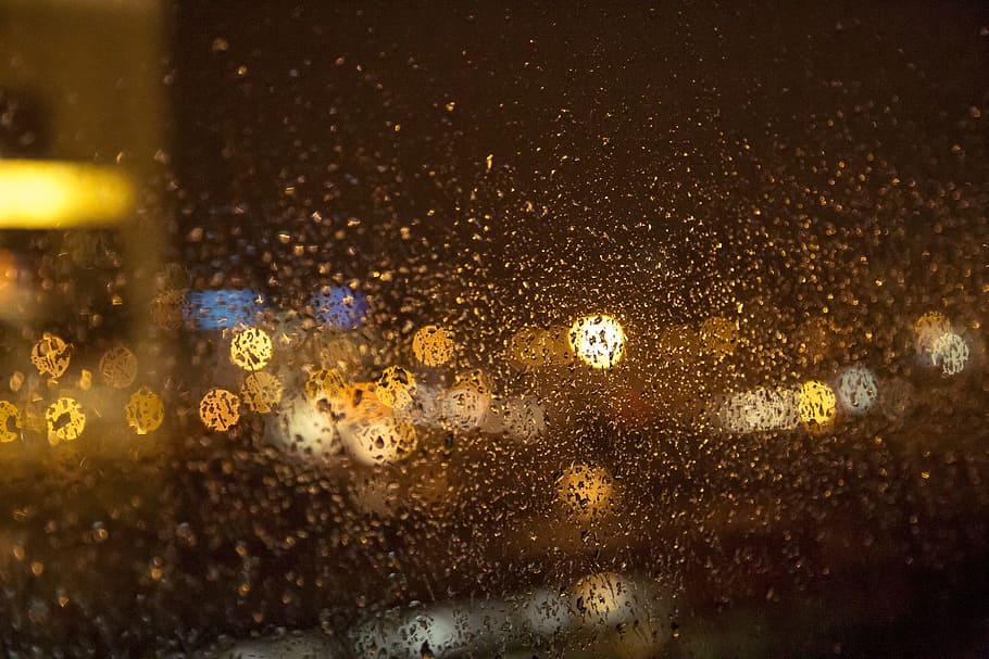 water droplets on window glasses in focus lens photography HD wallpaper