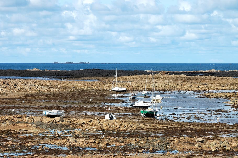 brittany, sailing boat, boot, ebb, france, rocky coast, tides HD wallpaper