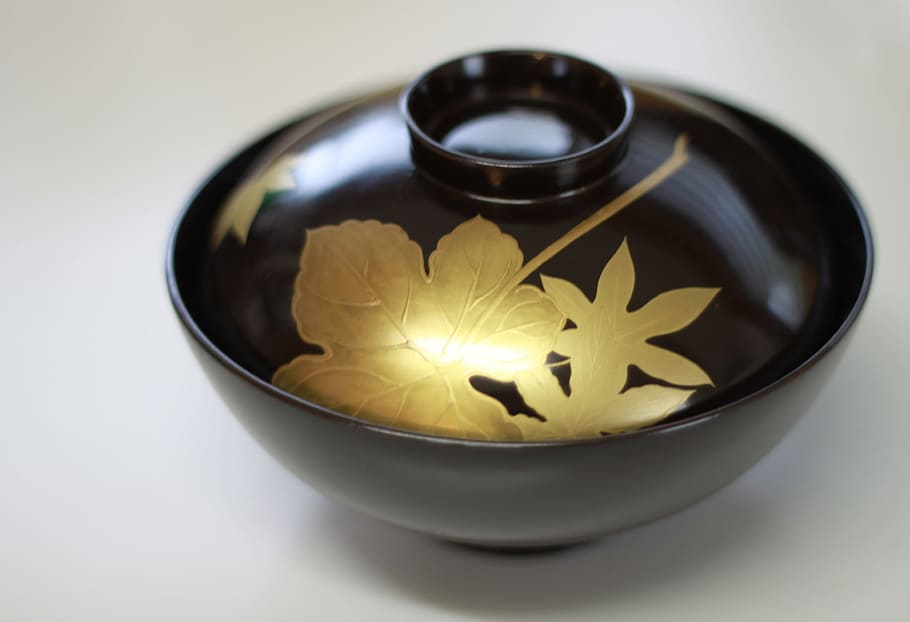 round black and brown floral bowl, japan, tradition, arts and crafts