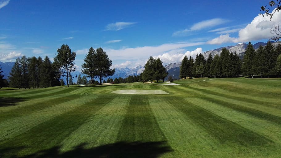 golf, field, grass, mountains, crans-montana, valais, switzerland HD wallpaper