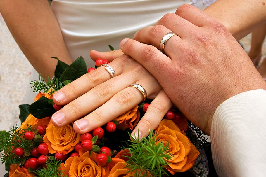 man holding woman wearing wedding bands, rings, hands, bouquet, HD wallpaper