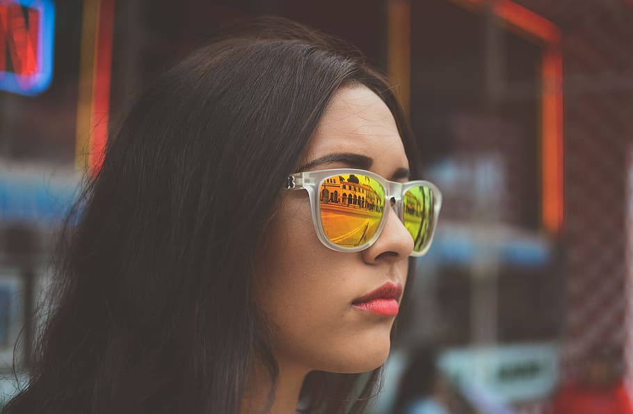 woman wearing neo-chrome sunglasses with gray frames, woman wearing sunglasses, HD wallpaper