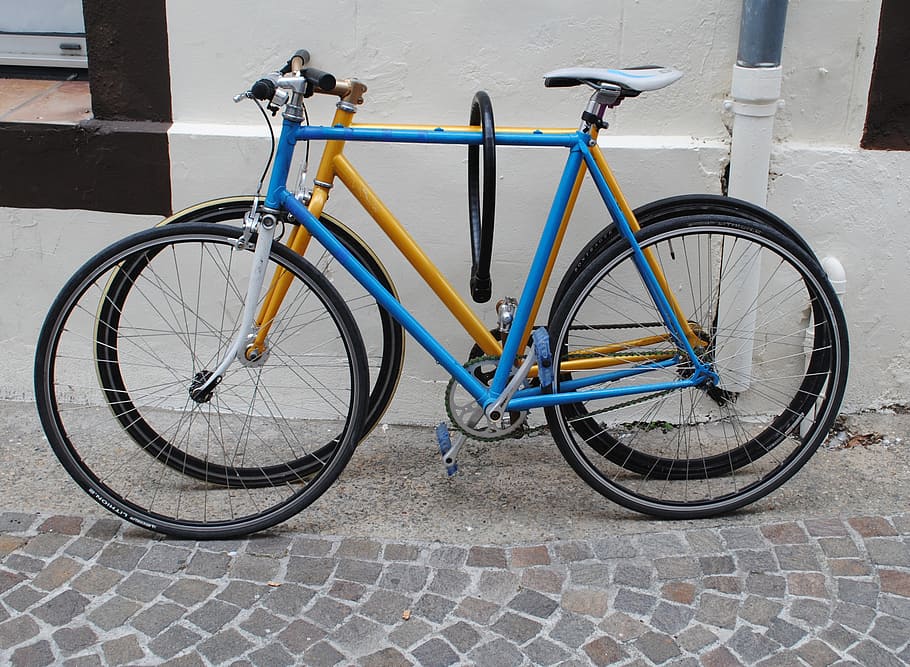 bicycles, two, blue, yellow, transportation, mode of transportation HD wallpaper