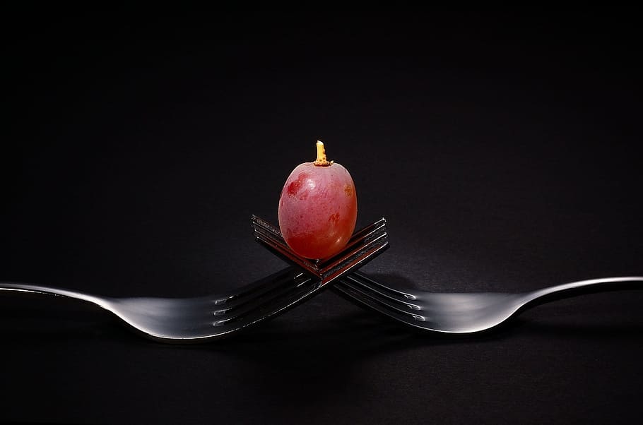 fork, kitchen, utensil, grape, food, fruit, studio shot, food and drink HD wallpaper