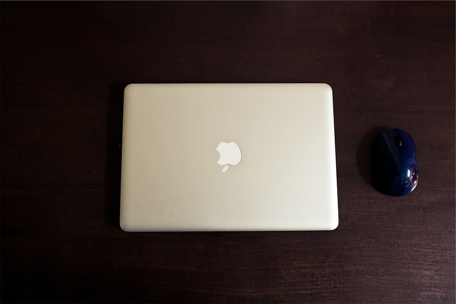 apple, laptop, macbook pro, technology, computer, mouse, wood HD wallpaper