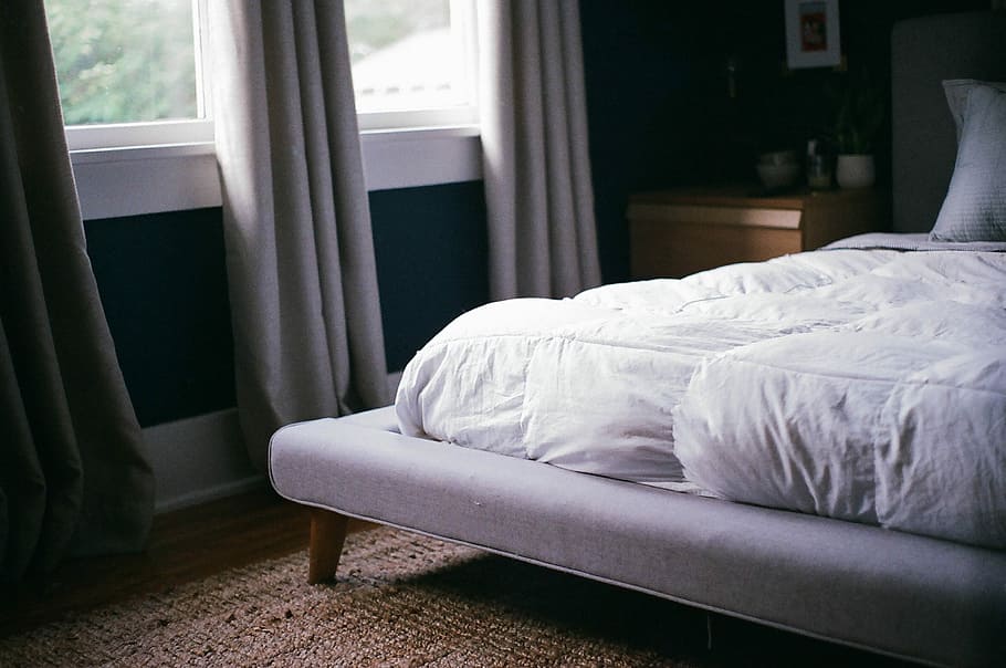 white bed by the window during daytime, white bed near window with gray curtain HD wallpaper