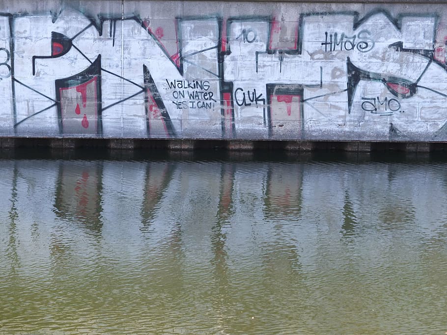 graffiti, water, mirroring, wall, berlin, heckmann shore, landwehrkanal HD wallpaper