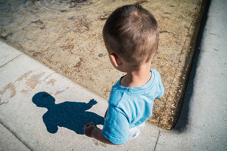 boy looking at shadow on sidewalk, child, kid, young, little, HD wallpaper