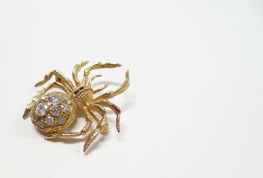 jeweled gold-colored spider jewelry, pin, brooch, halloween, spooky