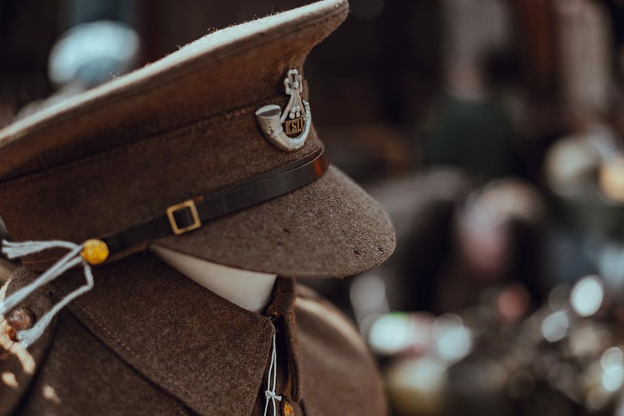 brown navy cap, tilt shift of brown Officer's cap and uniform, HD wallpaper