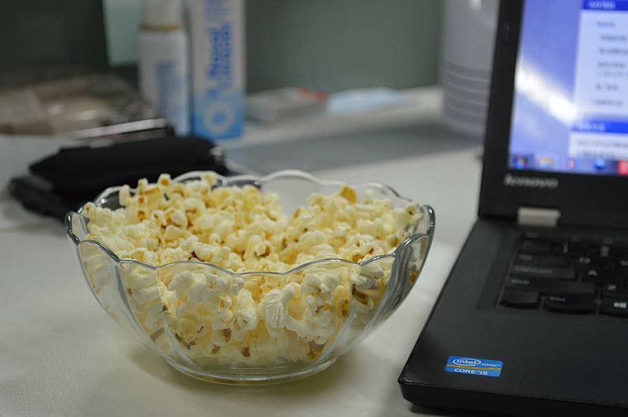 popcorn, computer, desk, technology, indoors, food, computer monitor HD wallpaper