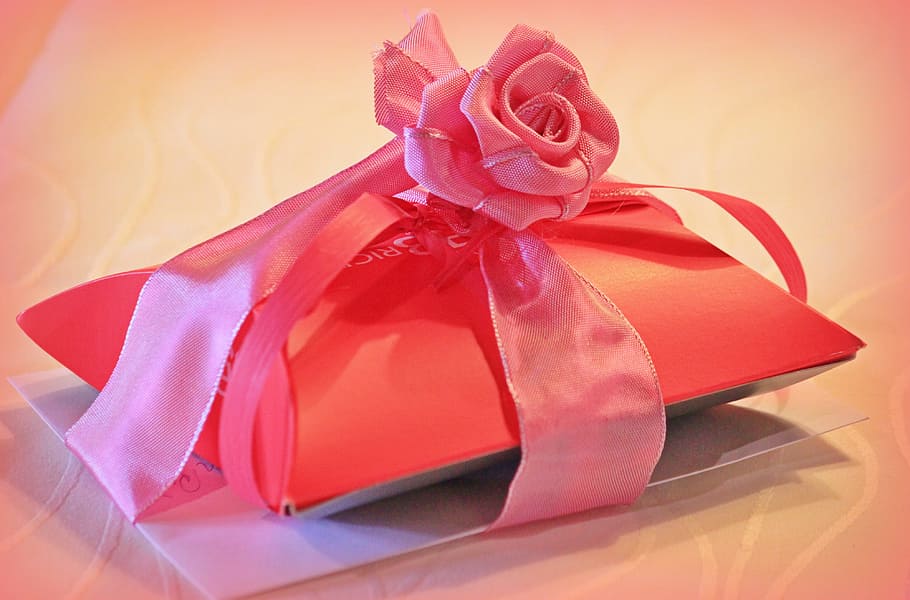 red gift box, gift packaging, loop, rose, give, packed, birthday HD wallpaper