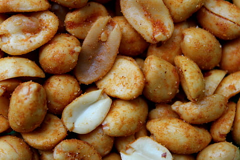 peanuts, spicy nuts, crispy, salt, cooked, food, snack, fried HD wallpaper