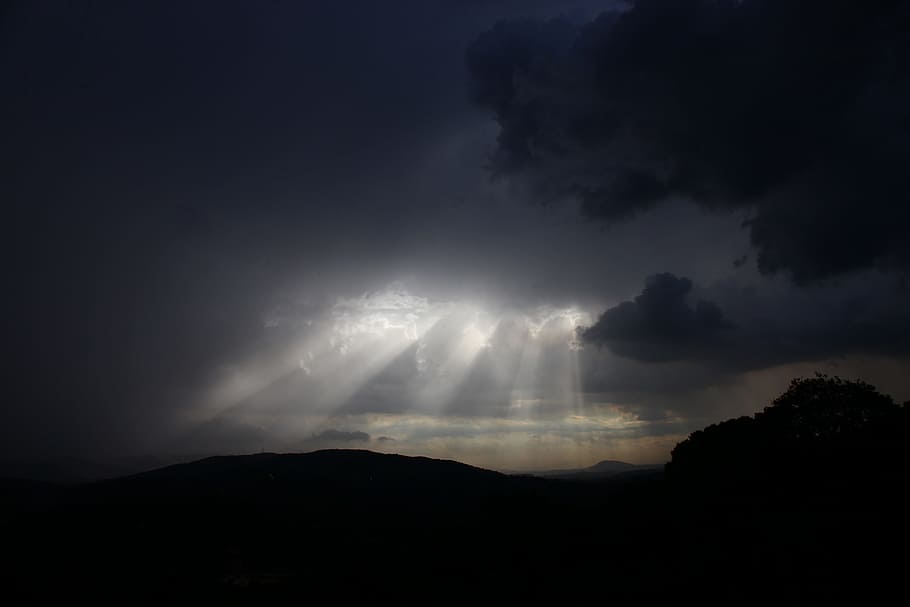 silhouette of mountain under clouds, rays of sunshine, sky HD wallpaper