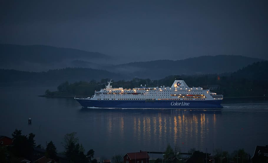 white cruise ship on body of water, blue and white cruise ship, HD wallpaper