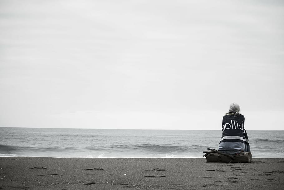 person in black top on seashore, beach, sitting, looking, water HD wallpaper
