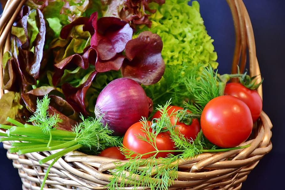 assorted vegetables in brown woven basket, salad, tomatoes HD wallpaper