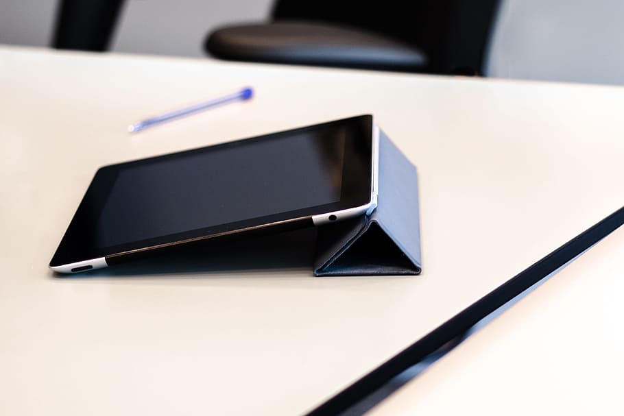 iPad tablet computer on office desk, technology, business, finance HD wallpaper