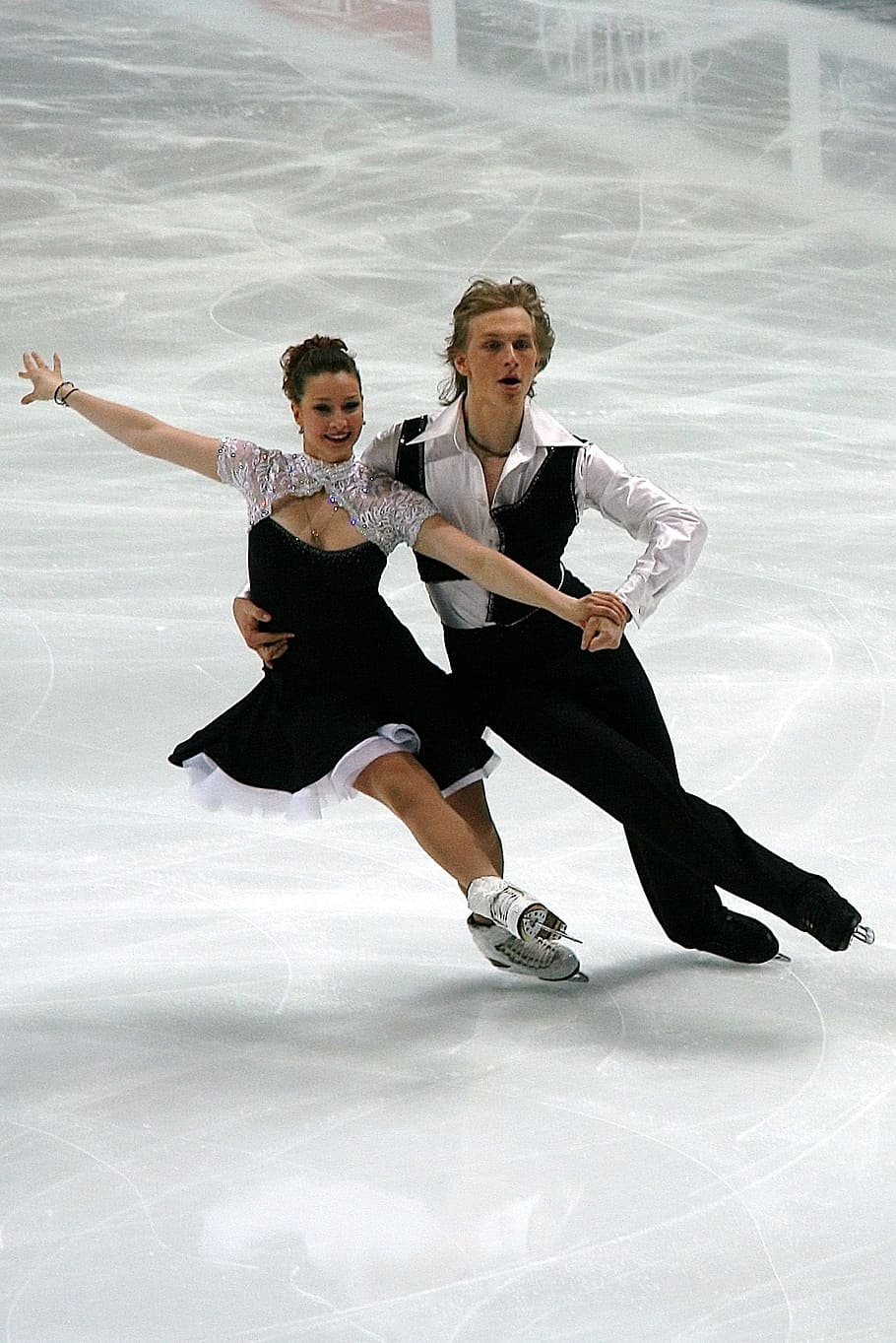 man and woman performing ice skating dance, figure, championships HD wallpaper