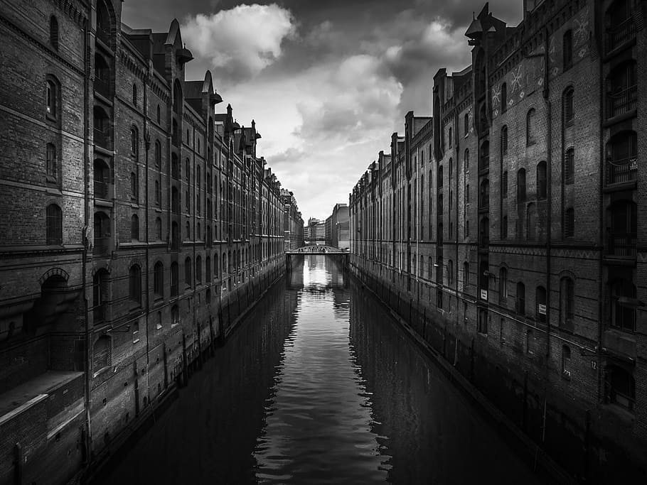 grayscale photography of buildings and canal, Hamburg, Big City, HD wallpaper