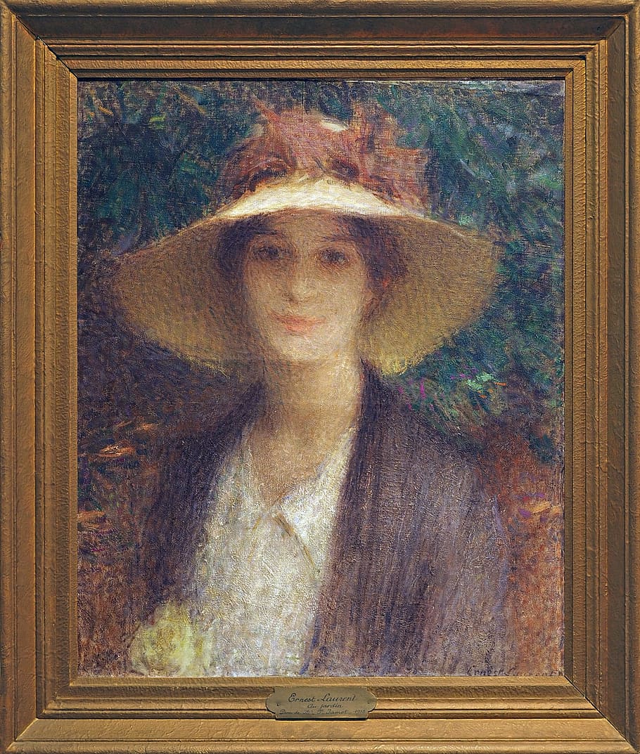 museum, table, painting, portrait, looking at camera, one person HD wallpaper