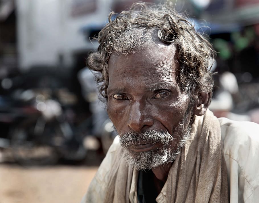 selective focus of man wearing white scarf, beggar, india, old, HD wallpaper