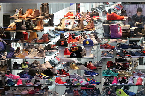 assorted-color shoes on clear glass rack, Display, Fa, Design HD wallpaper