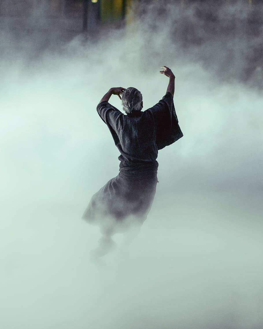 standing man surrounded by fog, people, run, dancing, rain HD wallpaper