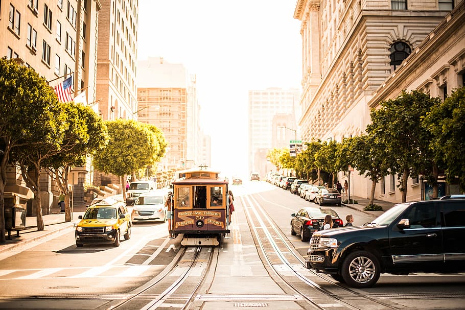 San Francisco Cable Car on Sunny California Street, architecture, HD wallpaper