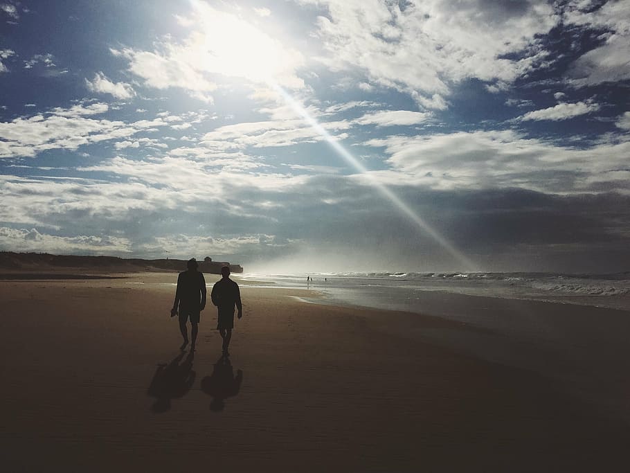 two person walking on shore, sea, ocean, water, waves, nature HD wallpaper
