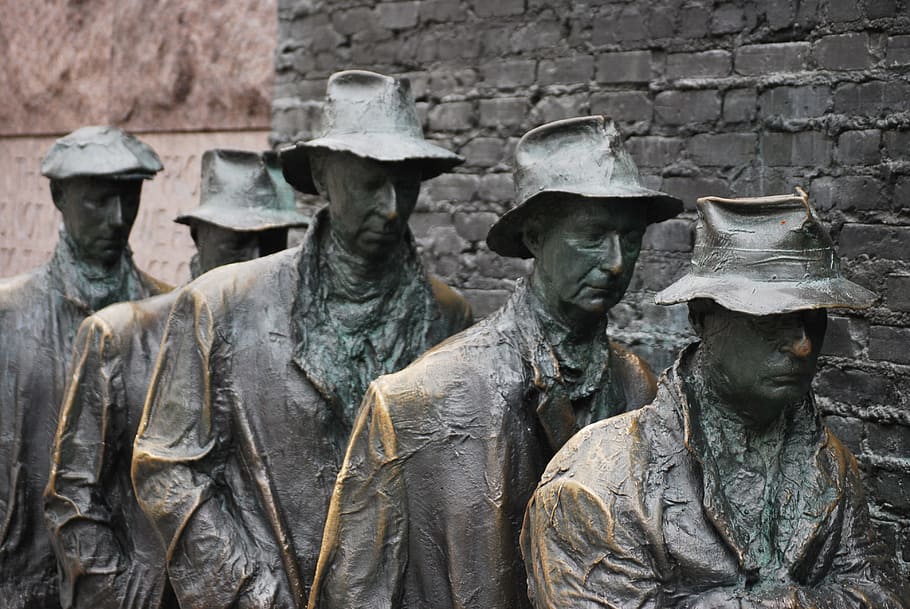 five statues beside stone wall, Sculpture, Breadline, Bronze HD wallpaper