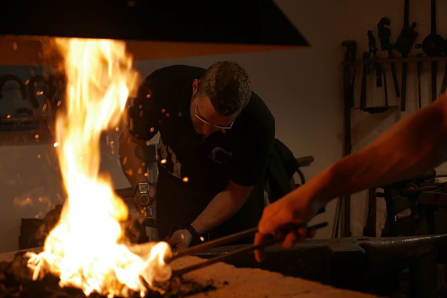 Fire, Forge, Glow, Flame, Craft, Hot, heiss, hammer, iron, anvil HD wallpaper