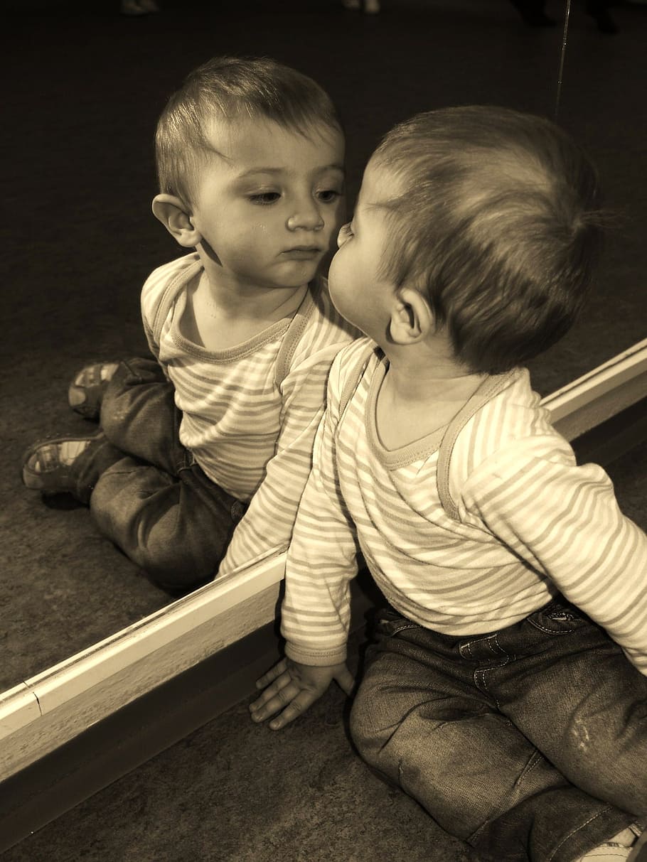 baby looking on mirror, child, boy, reflection, cognition, childhood, HD wallpaper