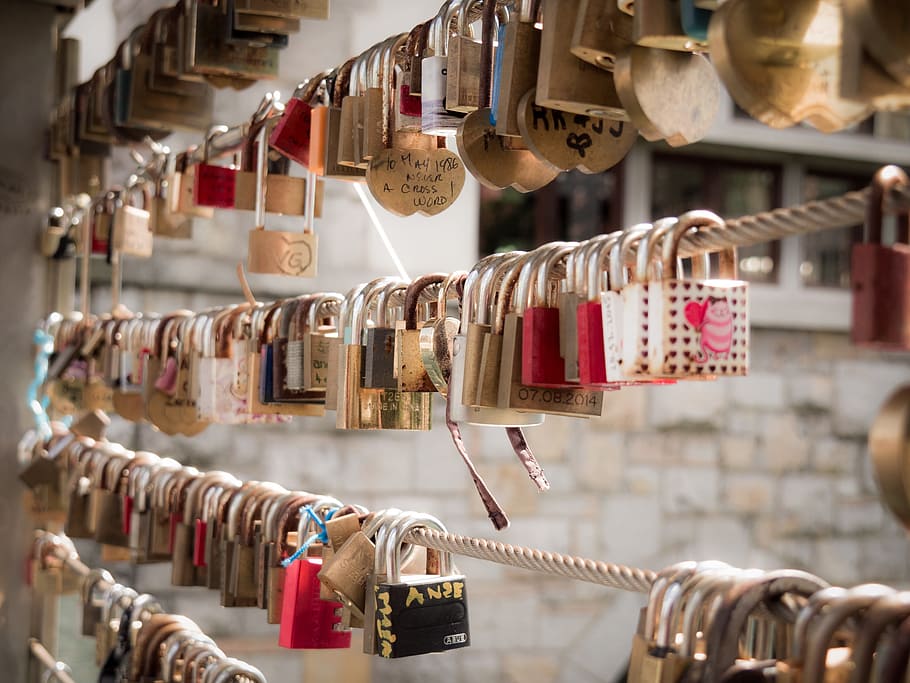Love, City, Bridge, hanging, variation, indoors, large group of objects HD wallpaper