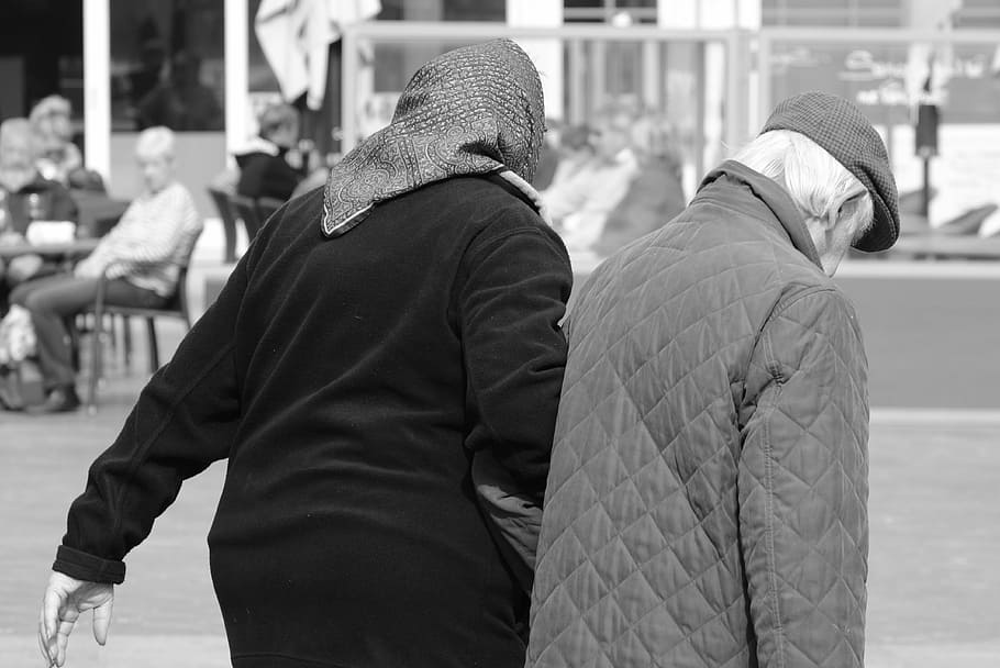 connectedness, people, torque, man, woman, city, clothing, street HD wallpaper