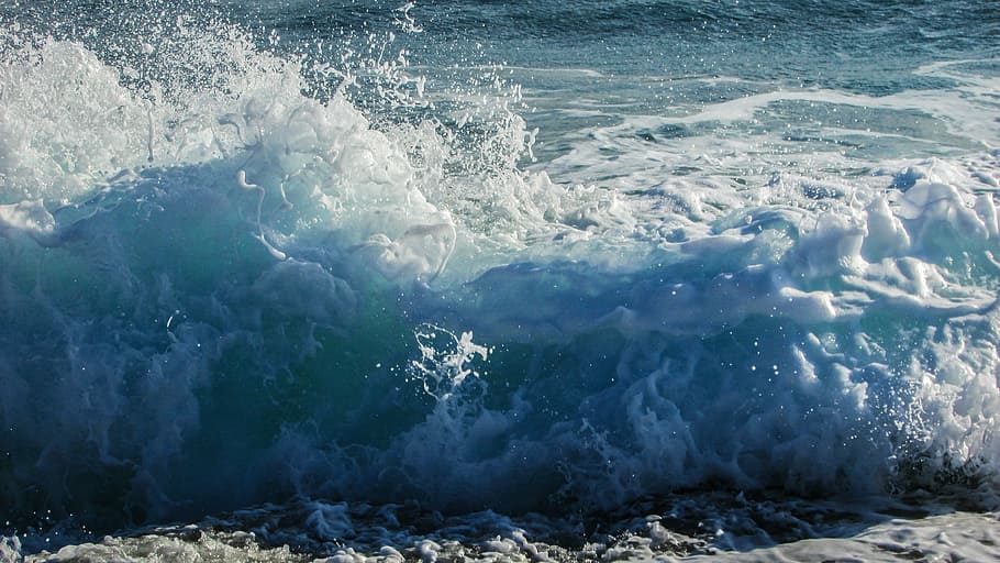 waves, foam, spray, energy, splash, power, motion, action, water HD wallpaper