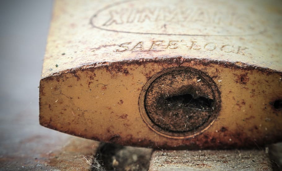 padlock, rust, rusty, cellar, entrance, cellar door, shed, old door HD wallpaper
