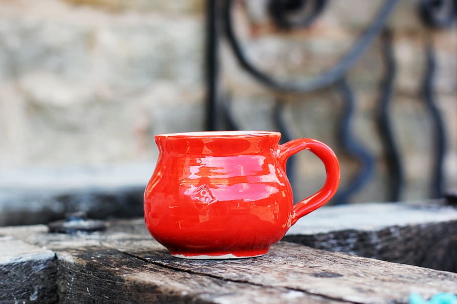 red ceramic mug, ceramics, glaze, cup, drink, focus on foreground HD wallpaper