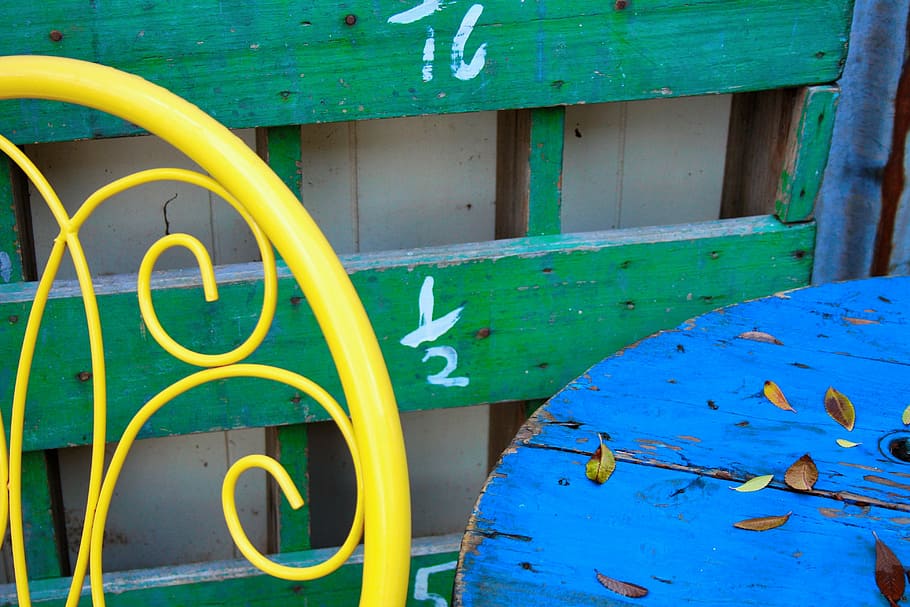 Yellow, Green, Pallet, Table, blue, chair, half, wood - Material HD wallpaper