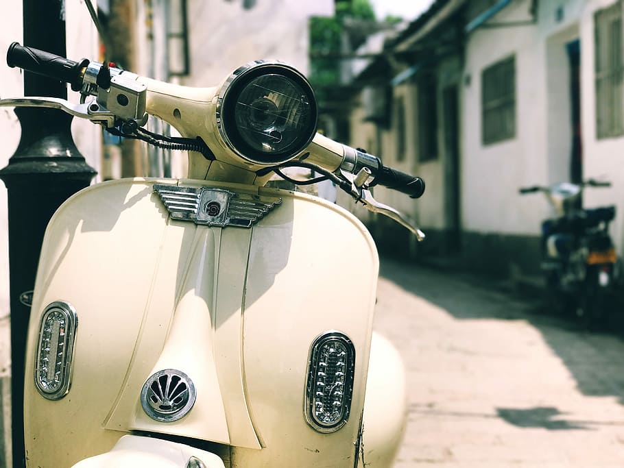 shallow focus photography of white motor scooter, closeup photography of white motor scooter, HD wallpaper