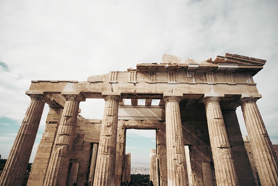 brown Parthenon in worm's view photography, beige concrete architecture during daytime HD wallpaper