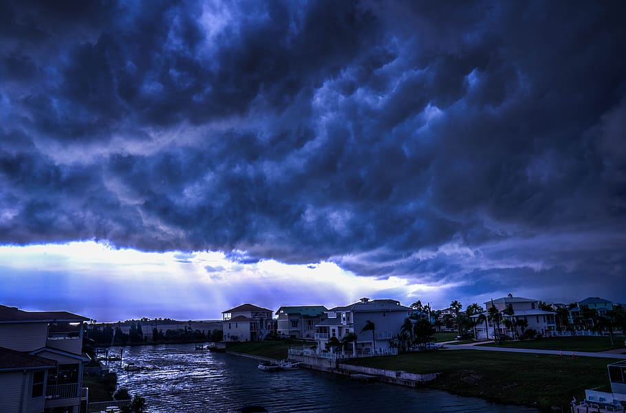 town under gray cloudy sky during daytime, storm, florida, clouds, HD wallpaper