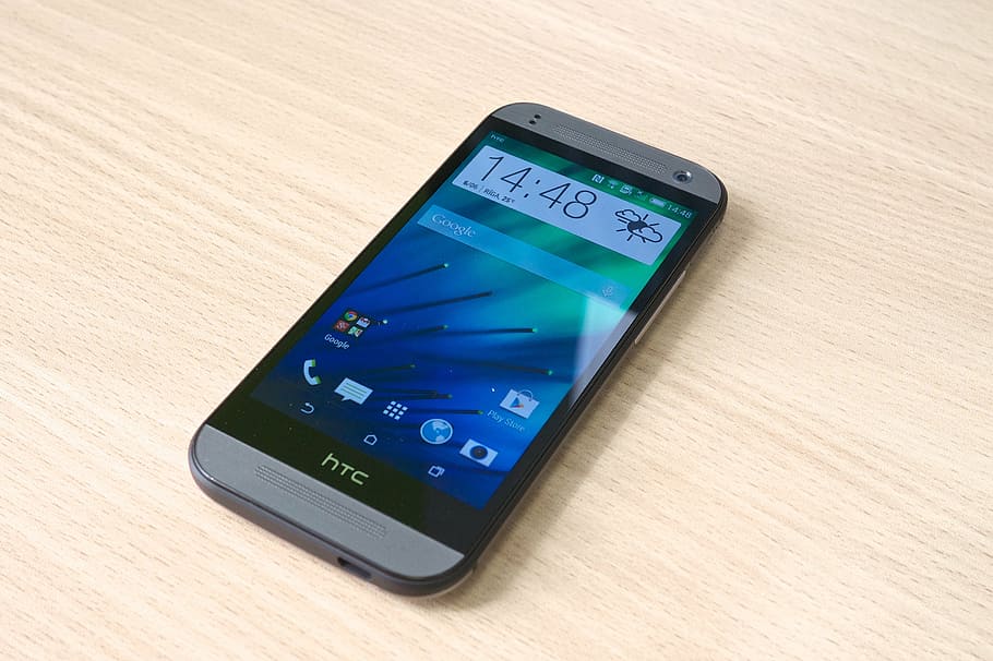 gray HTC One M7 mini 2 smartphone, htc one mini 2, android, wireless technology, HD wallpaper