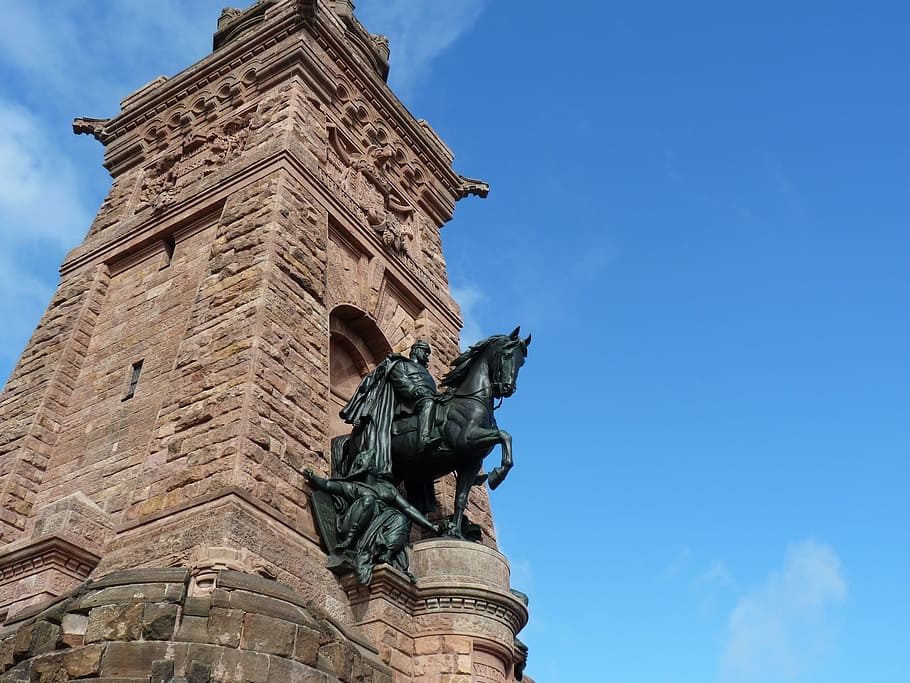 Monument, Cyrillic, Barbarossa, low angle view, statue, history HD wallpaper