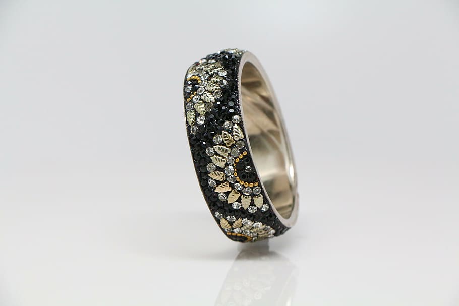 bangle, handmade bangle, crystal bangle, luxury, jewelry, wealth HD wallpaper